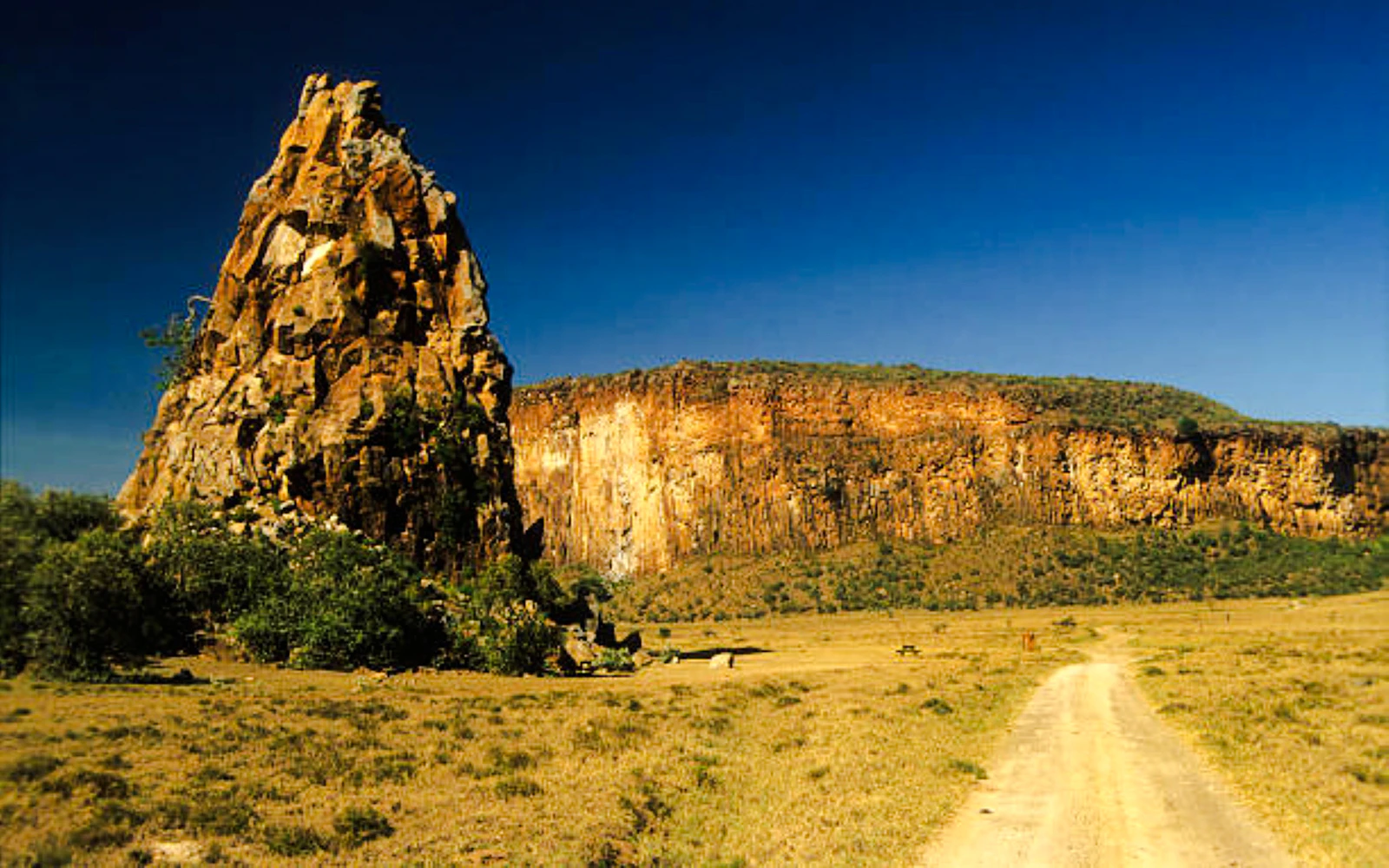 From Nairobi: Hell's Gate National Park and Lake Naivasha Day Trip (Product 56360)