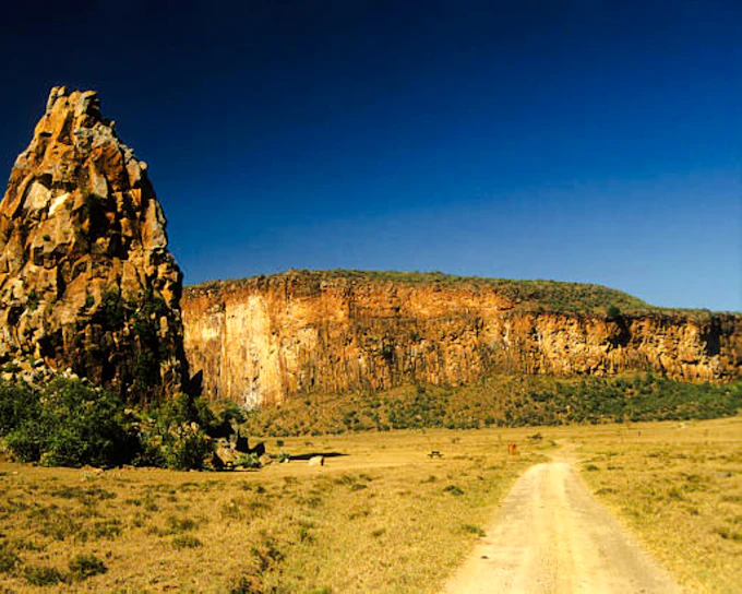From Nairobi: Hell's Gate National Park and Lake Naivasha Day Trip (Product 56360)