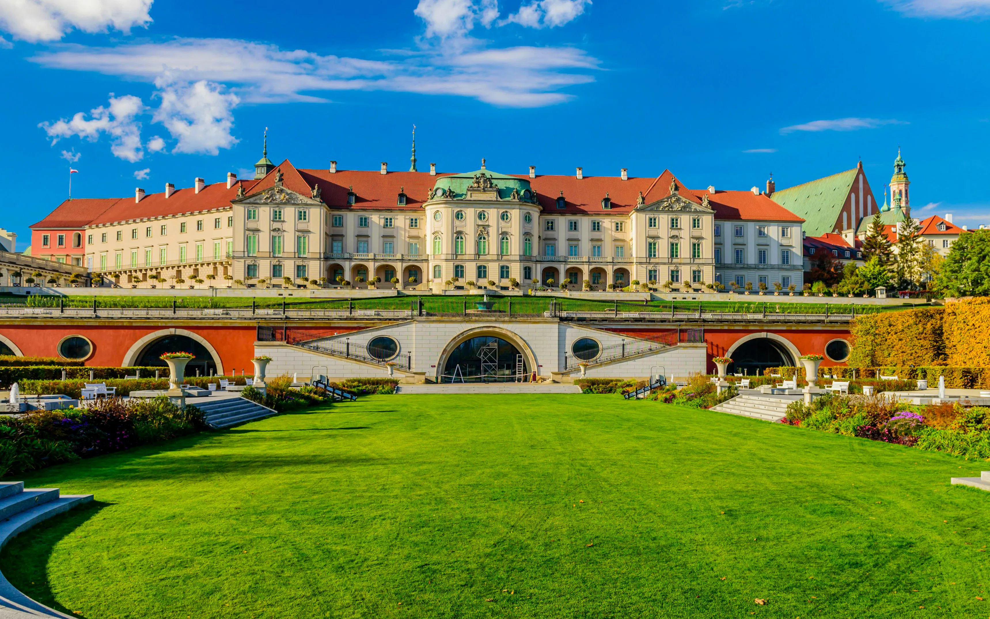 Royal Castle in Warsaw with gardens, a key landmark in Poland's Old Town.