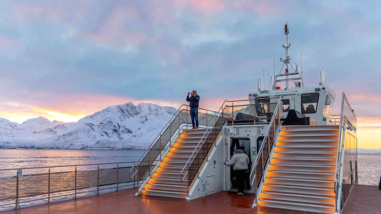 https://cdn-imgix.headout.com/media/images/c6865be21ffc63d6d9c1711536b1f8b1-29459-tromso-full-day-silent-whale-watching-hybrid-electric-cruise-06.jpg