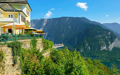 Skywalk Lift in Hallstatt with mountain view and terrace, Vienna tour.