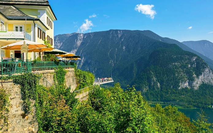 Skywalk Lift in Hallstatt with mountain view and terrace, Vienna tour.