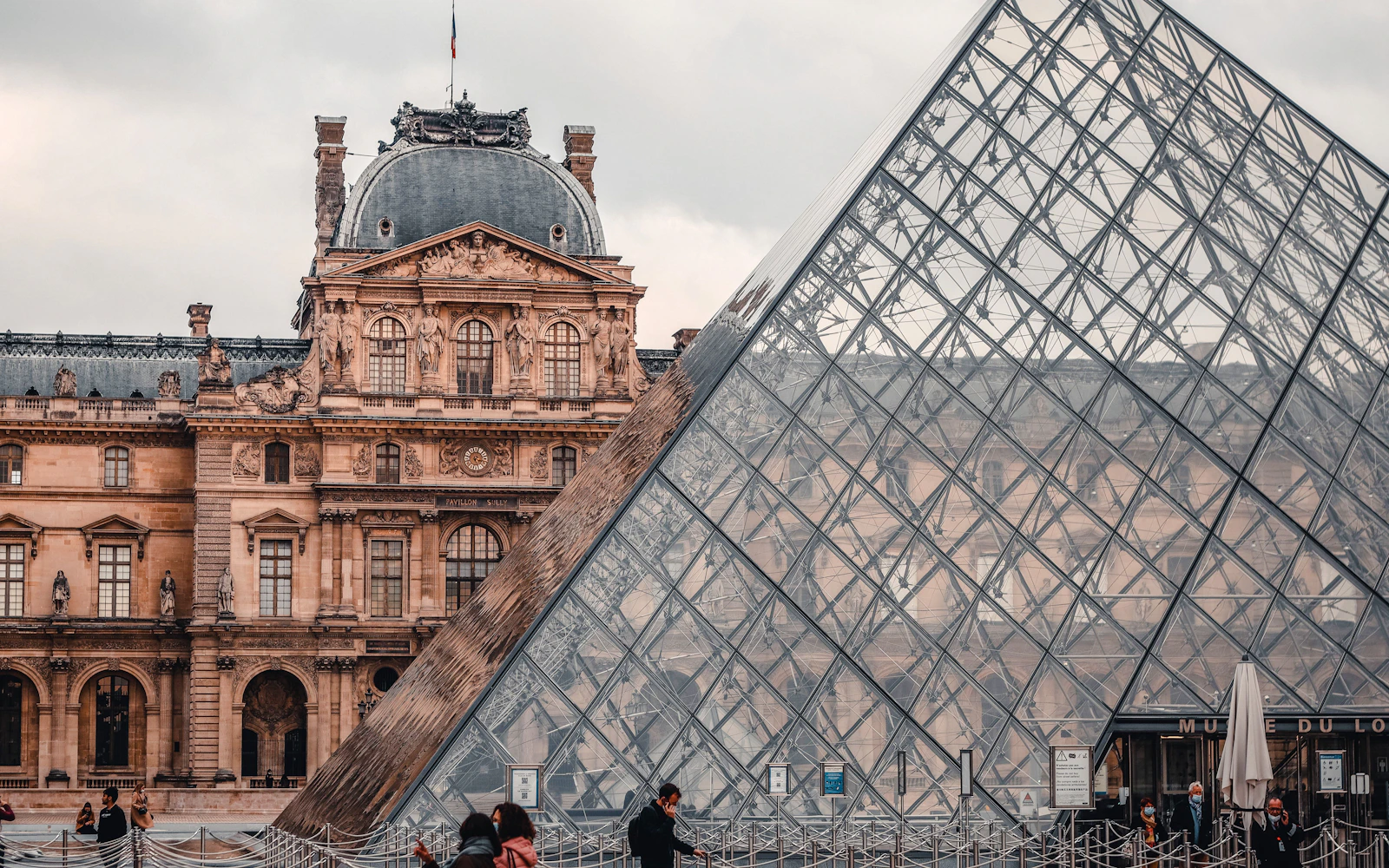 Paris Small-Group Walking Tour with Fragonard Perfume Museum Visit, Chocolate & Champagne Tastings Image 2