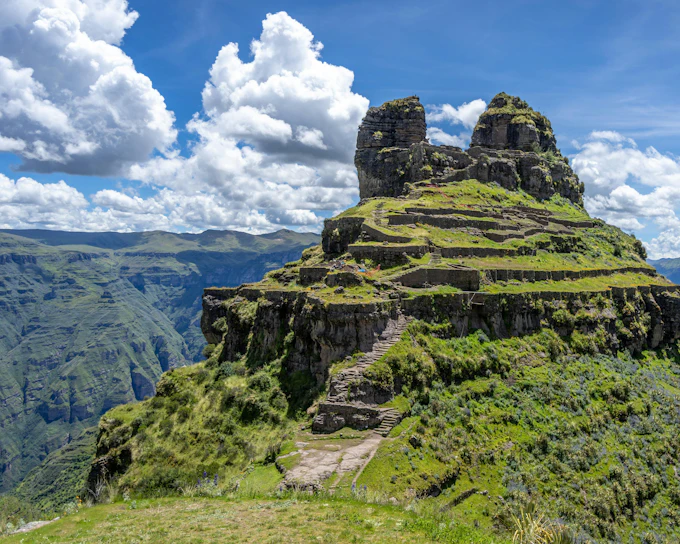 From Cusco: Full-Day Guided Hiking Tour to Waqrapukara (Product 54544)