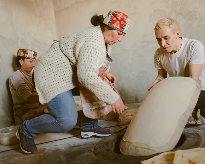 From Yerevan: Garni Temple, Geghard Monastery & Symphony of Stones Day Trip with Lavash Baking