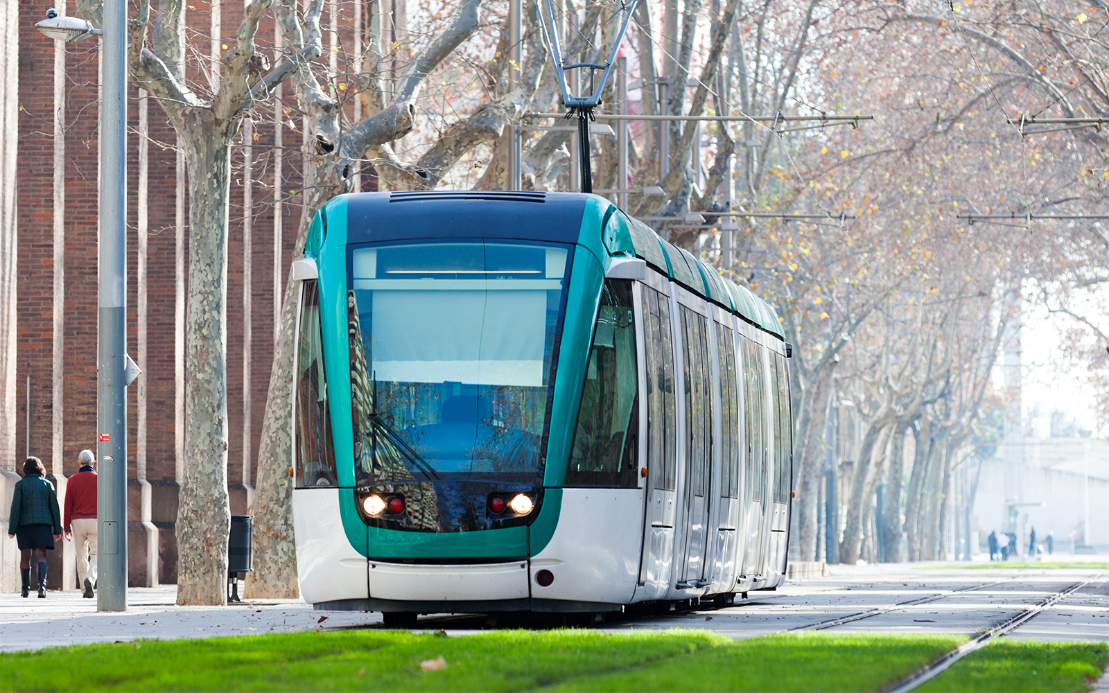 Barcelona Travel Card with city landmarks and public transport options displayed