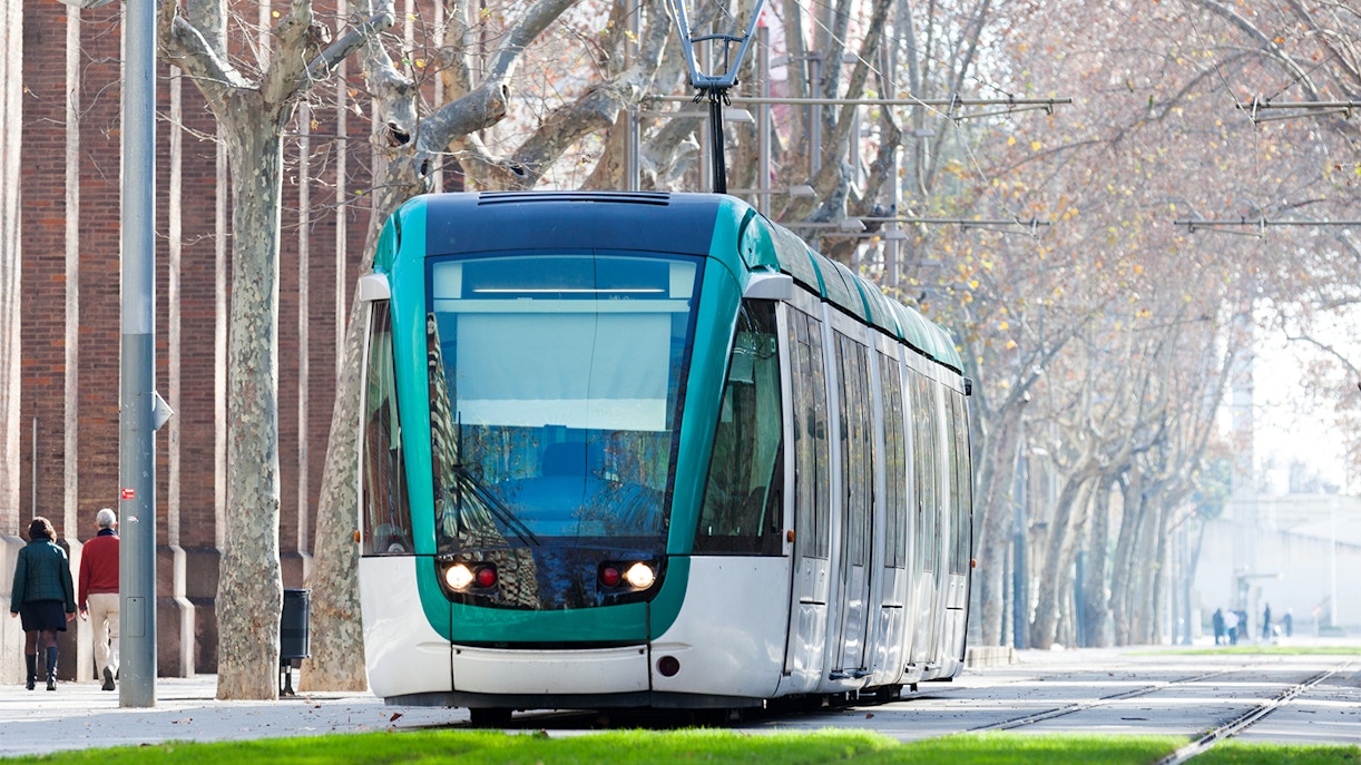 Barcelona Travel Card with city landmarks and public transport options displayed