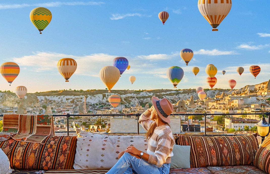 Hot air balloon watching tour