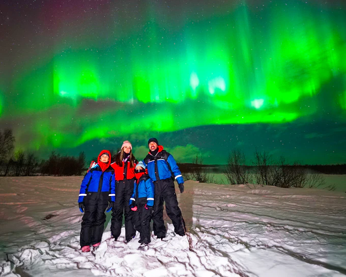 Rovaniemi: Northern Lights Chase Small Group Tour