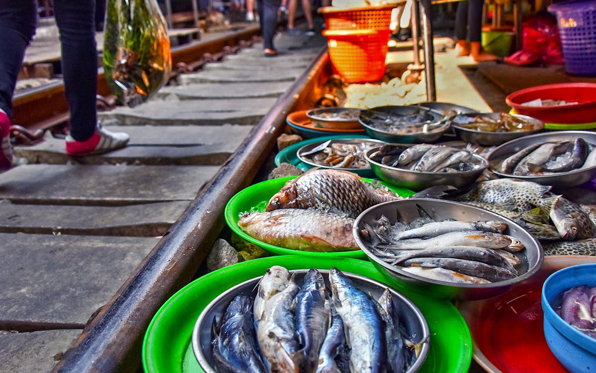 guided tour of damnoen saduak floating market & maeklong railway market-6 guided tour of damnoen saduak floating market & maeklong railway market-6