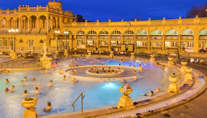 inside gellert baths