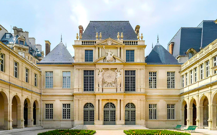Carnavalet Museum courtyard with historic architecture in Paris.