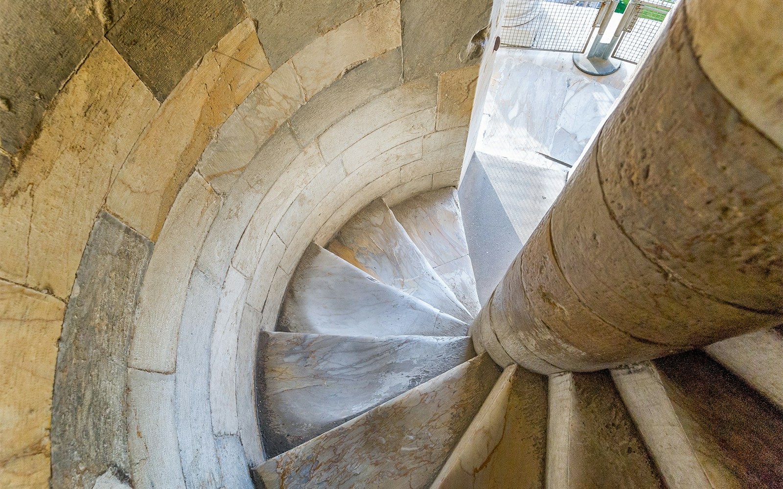 Spiral staircase leading upto the leaning tower of pisa
