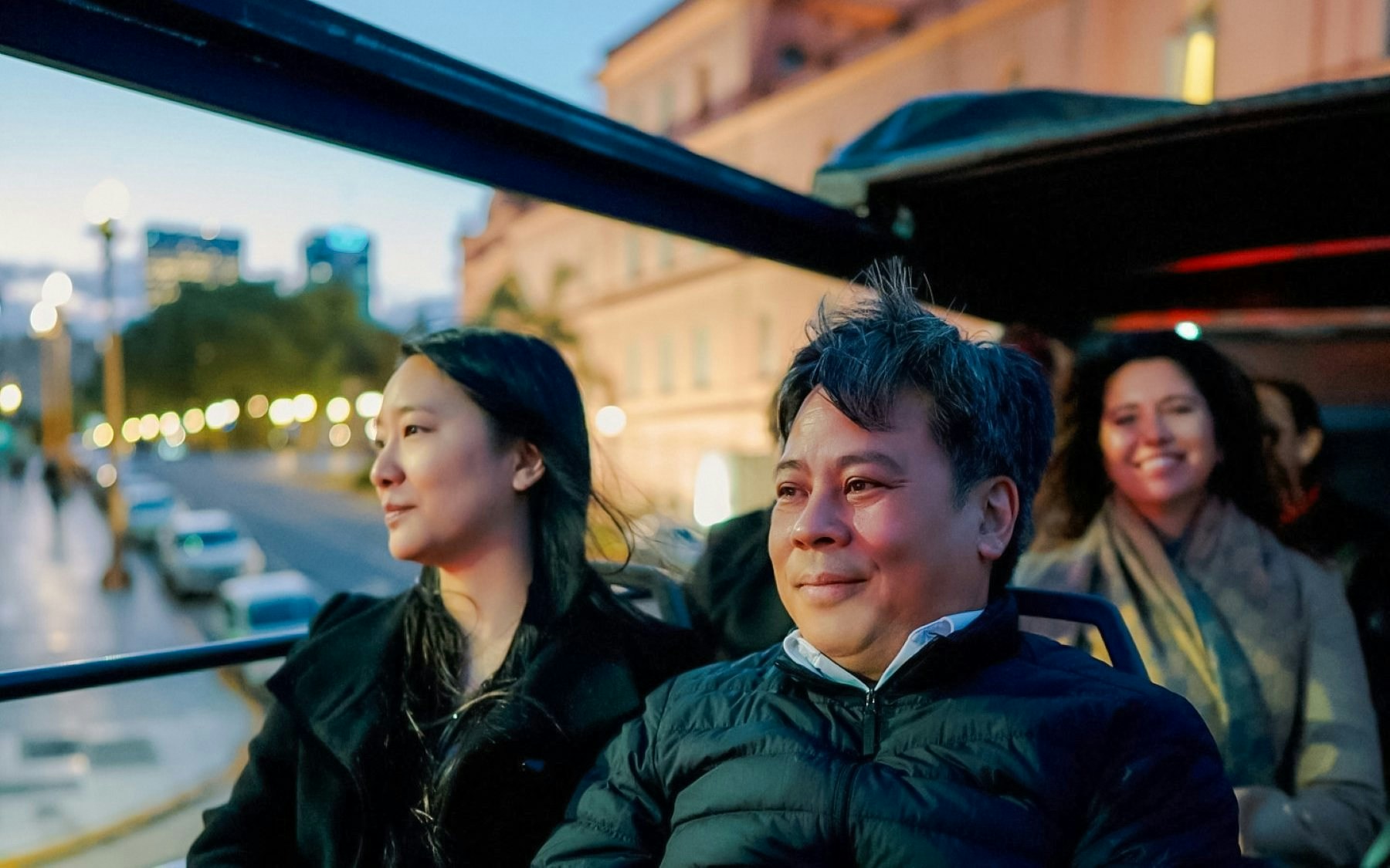 Comfortable panoramic coach