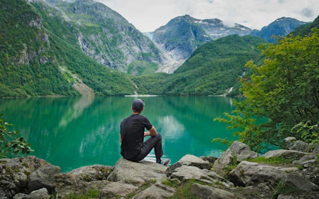 Bergen: National Park Folgefonna, Glacier Lake & walk behind Waterfall