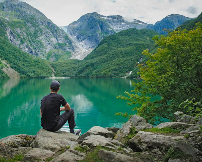 Bergen: National Park Folgefonna, Glacier Lake & walk behind Waterfall