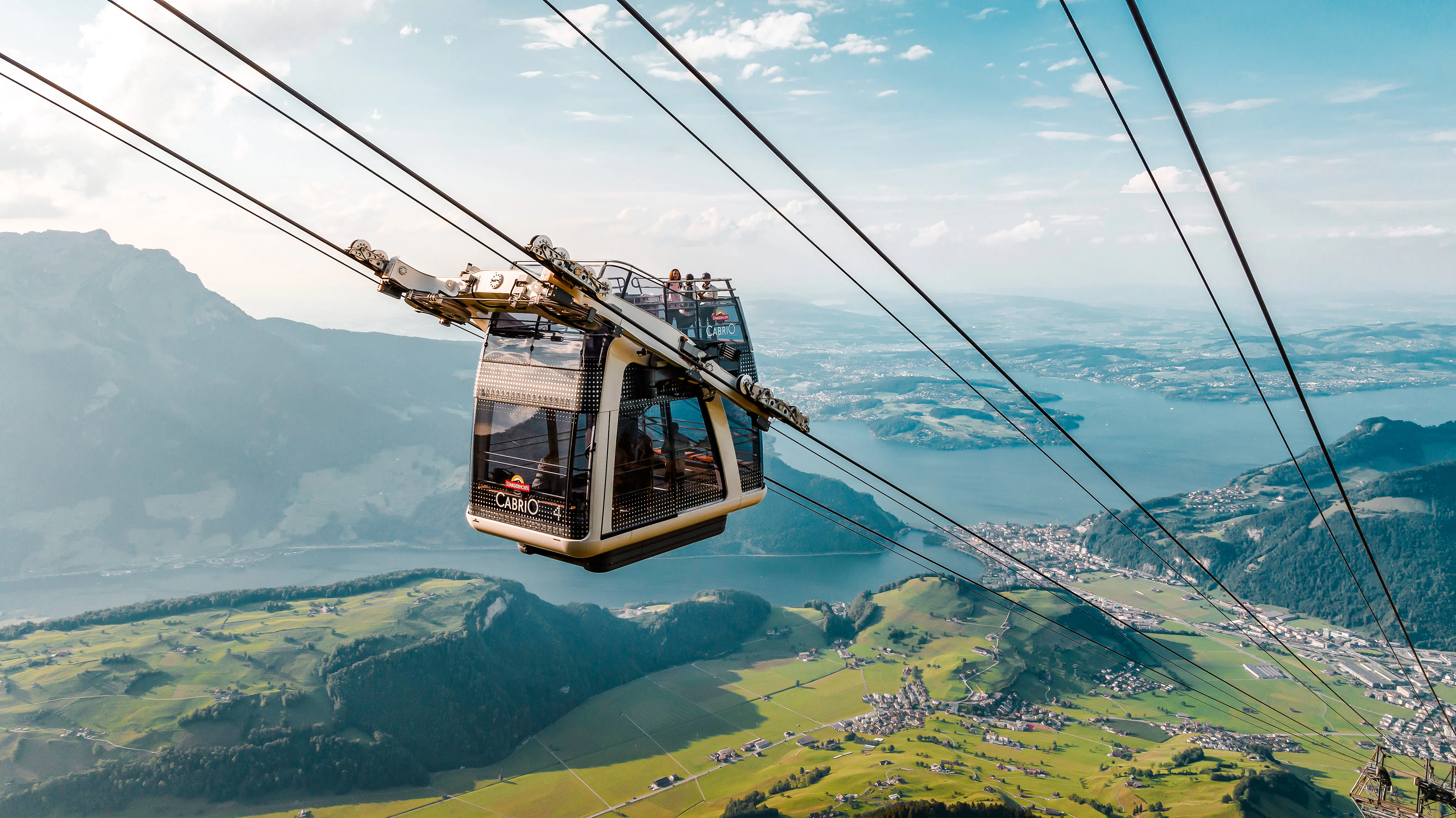 ingressos de ida e volta para o funicular do stanserhorn e o teleférico cabrio-1