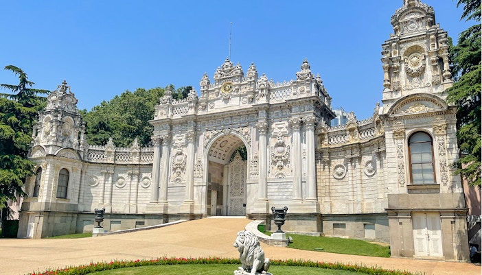 Dolmabahce Palace architecture