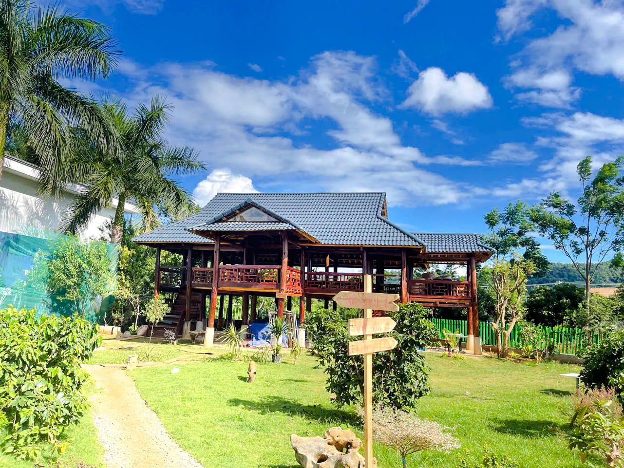 From Hanoi: Son La Coffee Farm Tour with Overnight Homestay