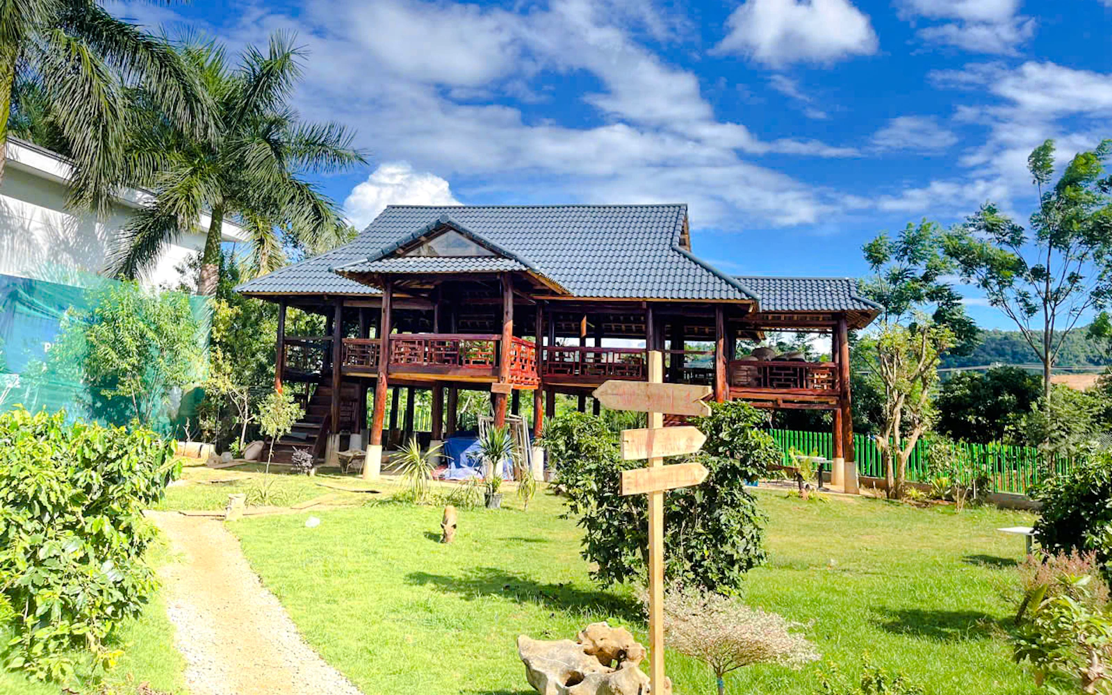 From Hanoi: Son La Coffee Farm Tour with Overnight Homestay