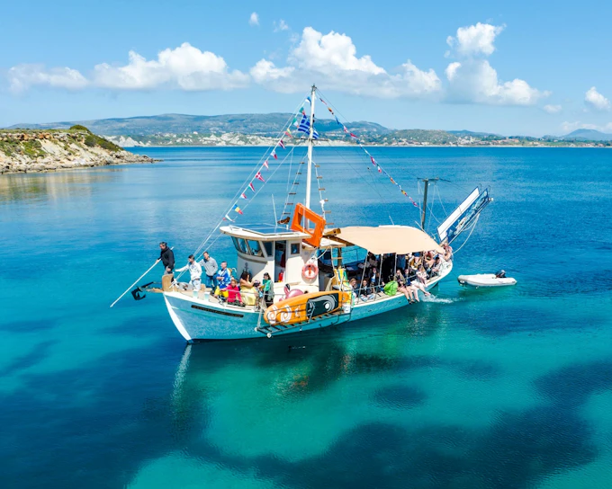Kefalonia Day Cruise to White Rocks Beach and Vardiani Island with Homemade Greek Cuisine