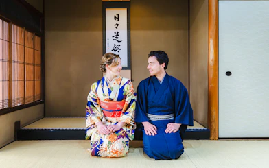 Couple in traditional kimonos at Kyoto Kimono Rental Yumeyakata.