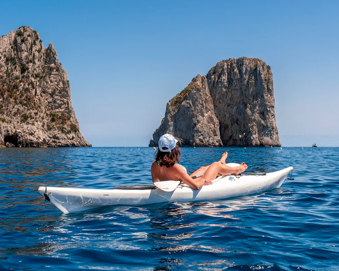 Kayak Tour in Capri Between Caves and Legends