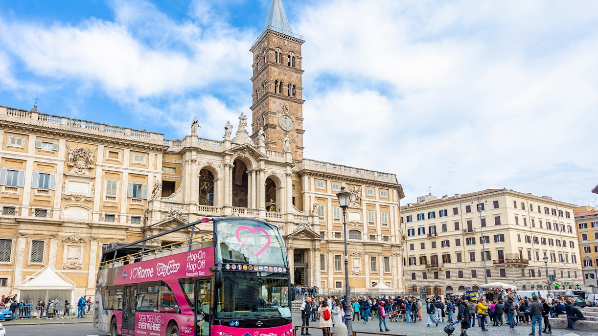 HOHO bus transport in rome