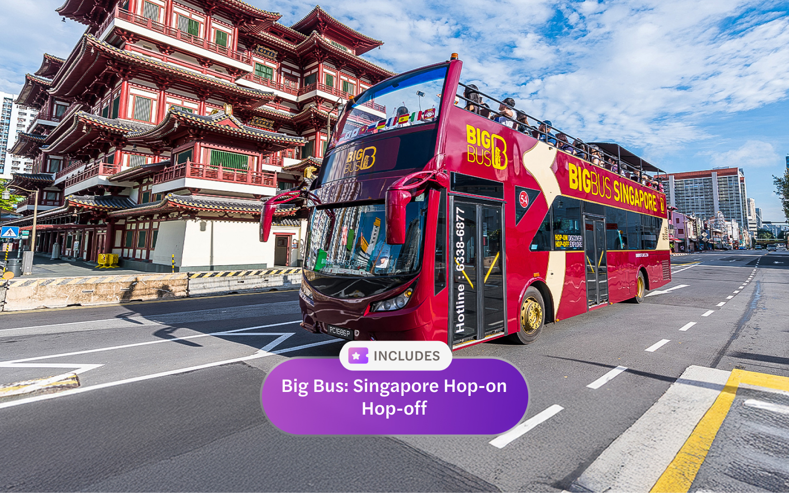 Big Bus Singapore passing by the Buddha Tooth Relic Temple.