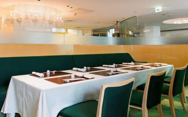 Dining setup at Tokyo Nadaman Nihonbashi branch for OMAKASE Kaiseki experience.