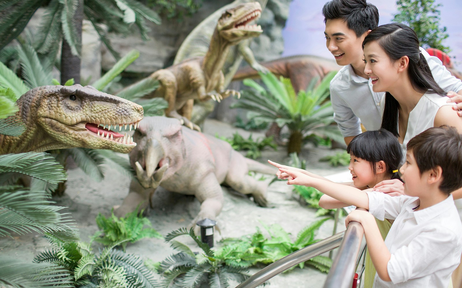 A customer at Jewel-rassic Quest, the AR experience