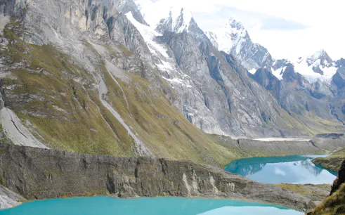 Huayhuash mountain range with turquoise lakes, part of the 5-day trek from Lima.