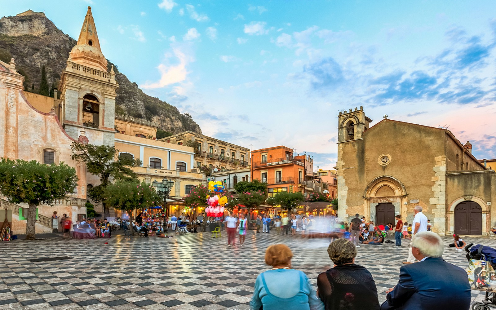 Piazza IX Aprile, Taormina