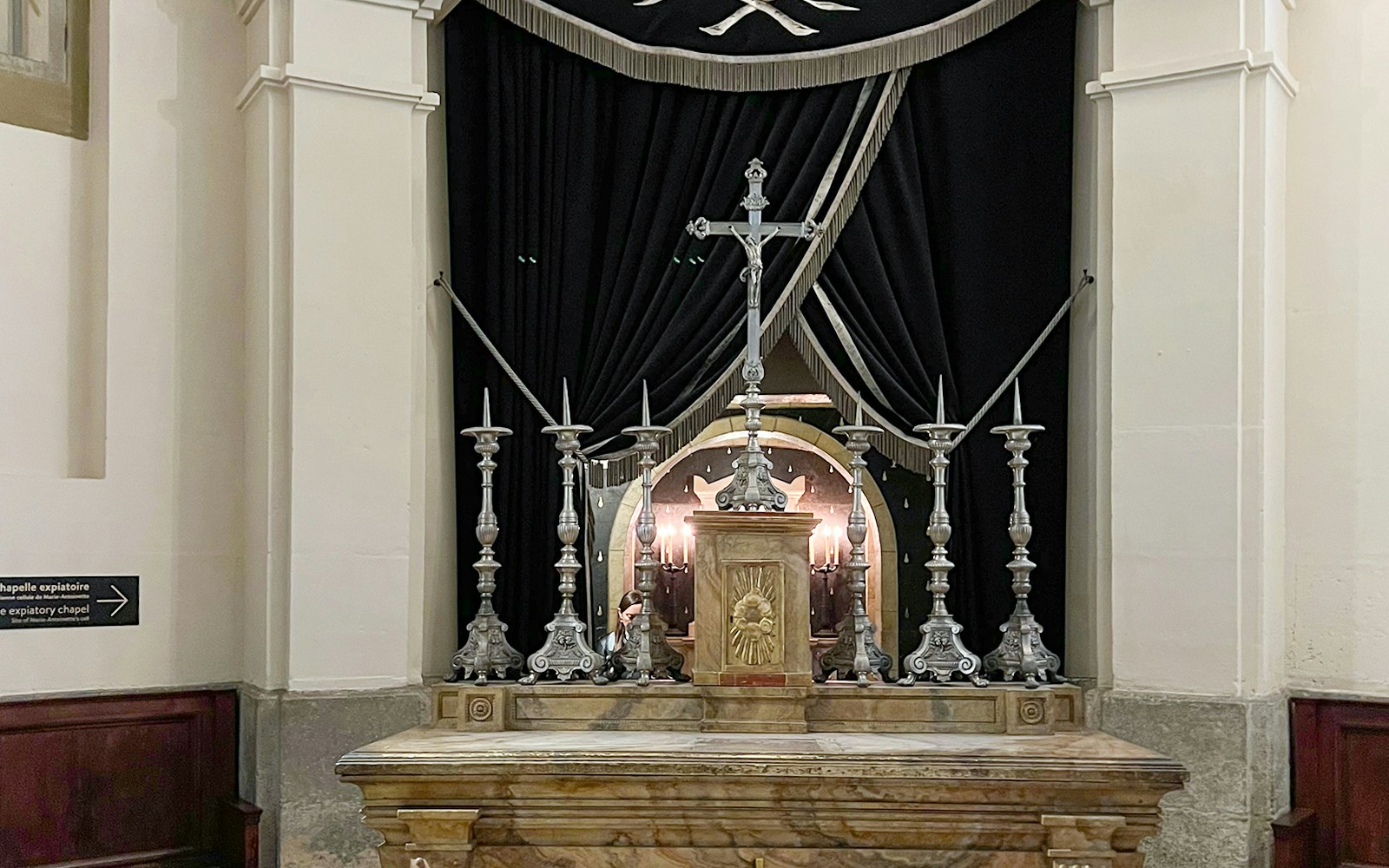 Relic platform and apse at Sainte-Chapelle