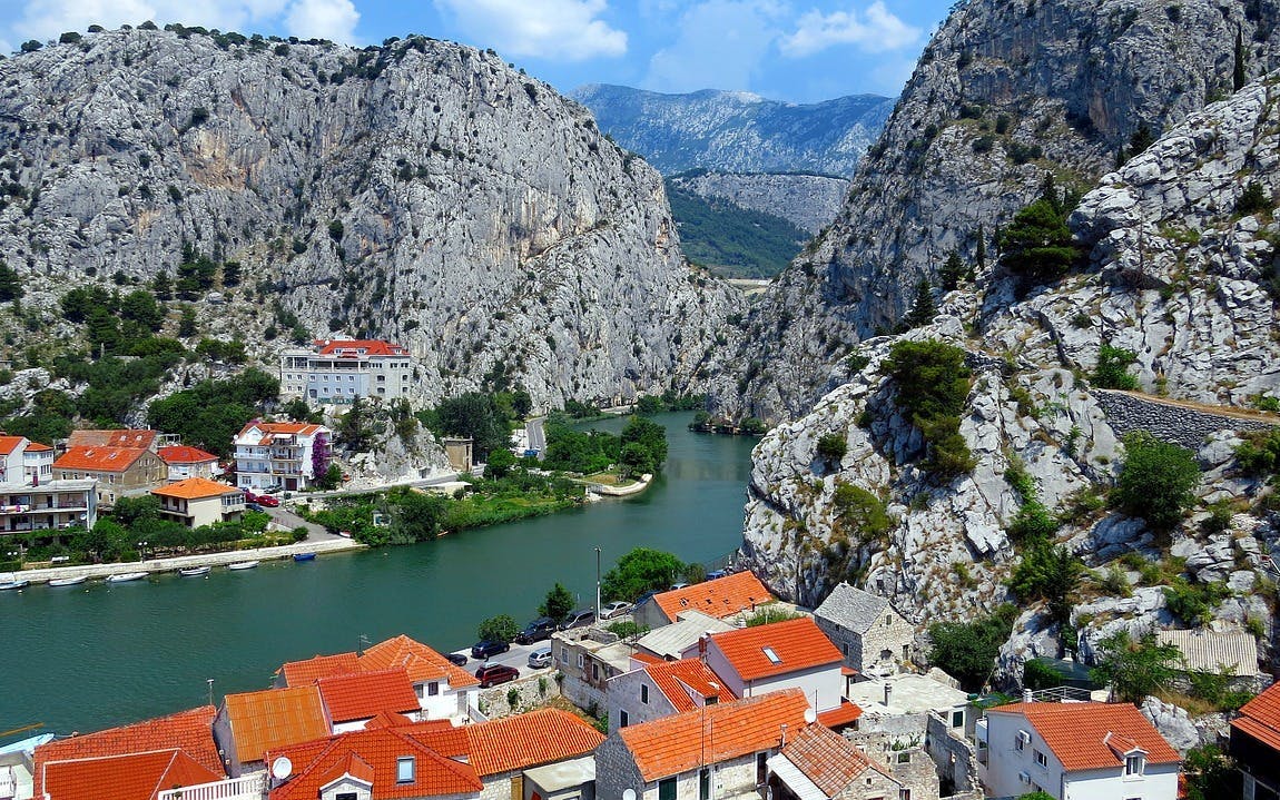 guidet tur i omis og vinsmagning på en vingård for voksne-2