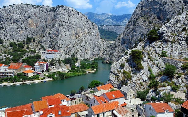 guidet tur i omis og vinsmagning på en vingård for voksne-2