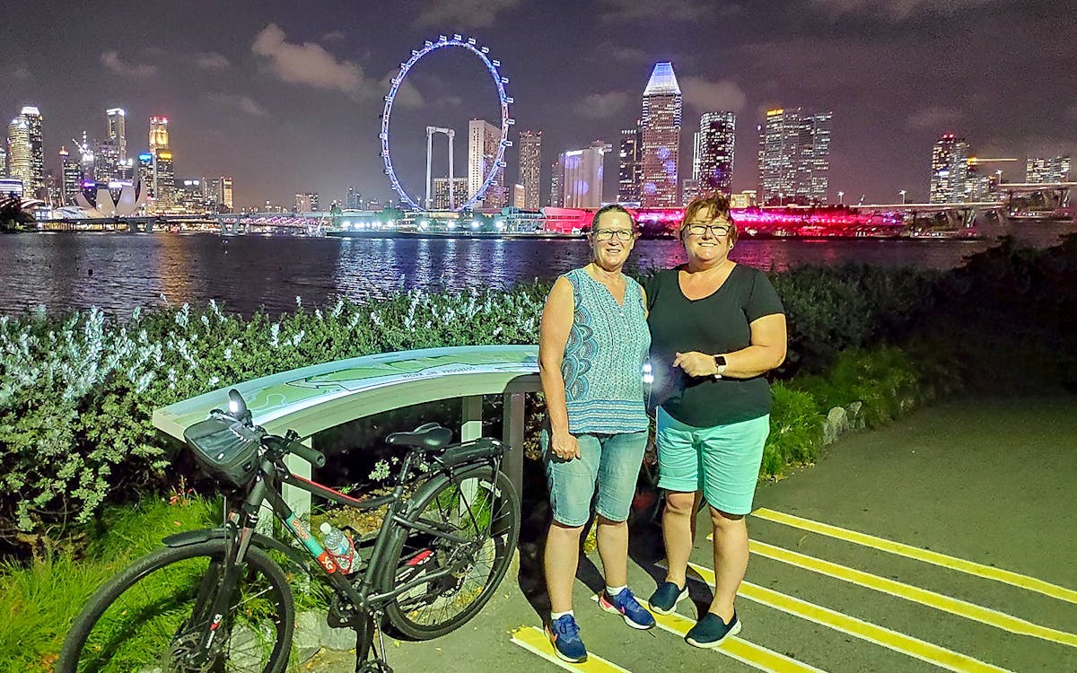 2-hour guided night bike tour of marina bay-7 2-hour guided night bike tour of marina bay-7