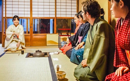 Kyoto Kinkaku-ji Area: Matcha Making & Tea Ceremony