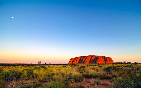 From Alice Springs: Uluru Full Day Tour with Sunset BBQ Dinner & Hotel Transfers