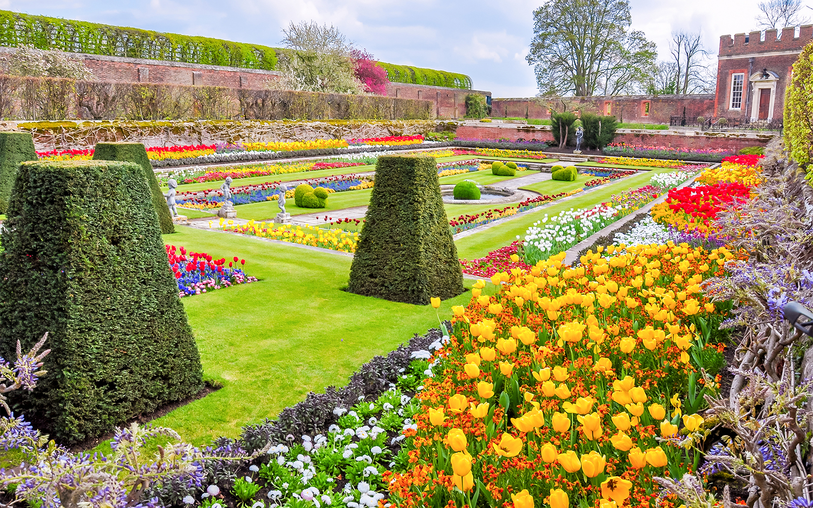Hampton Court- Flower Show