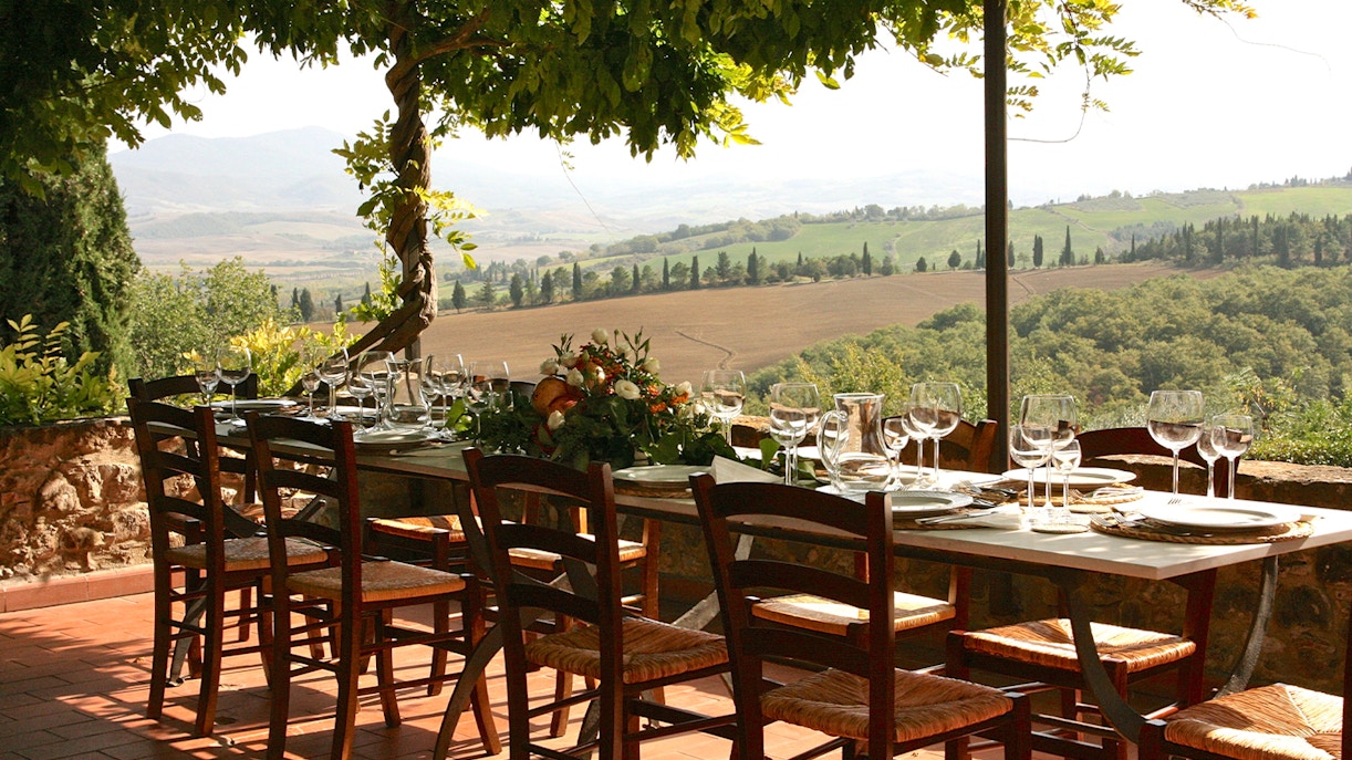 https://cdn-imgix.headout.com/media/images/cb08c0e90728bb5356d7b44d3811b17a-Tuscany%20Dining.jpg