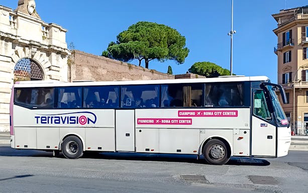 traslados de trecho unitário de ônibus entre as cidades do vaticano e o aeroporto de roma fiumicino-4