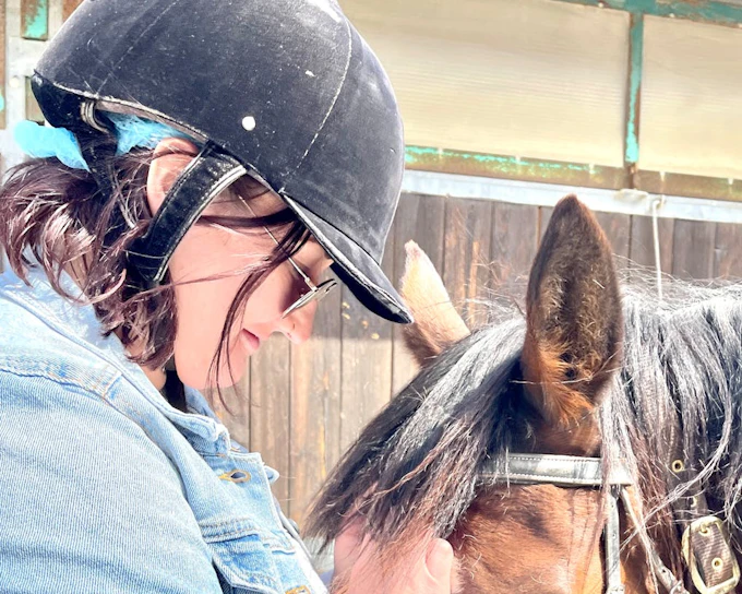Tuscany Horseback Ride in the Countryside with Views of San Gimignano