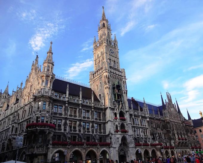 Munich Private Walking Tour: English Garden, Marienplatz and Munich Residenz (Product 55117)