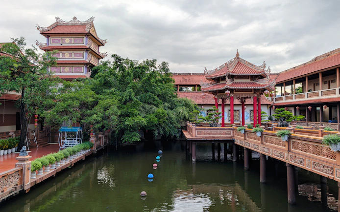 Da Nang 3-Pagodas Guided Tour: Linh Ung, Nam Son and Quan The Am