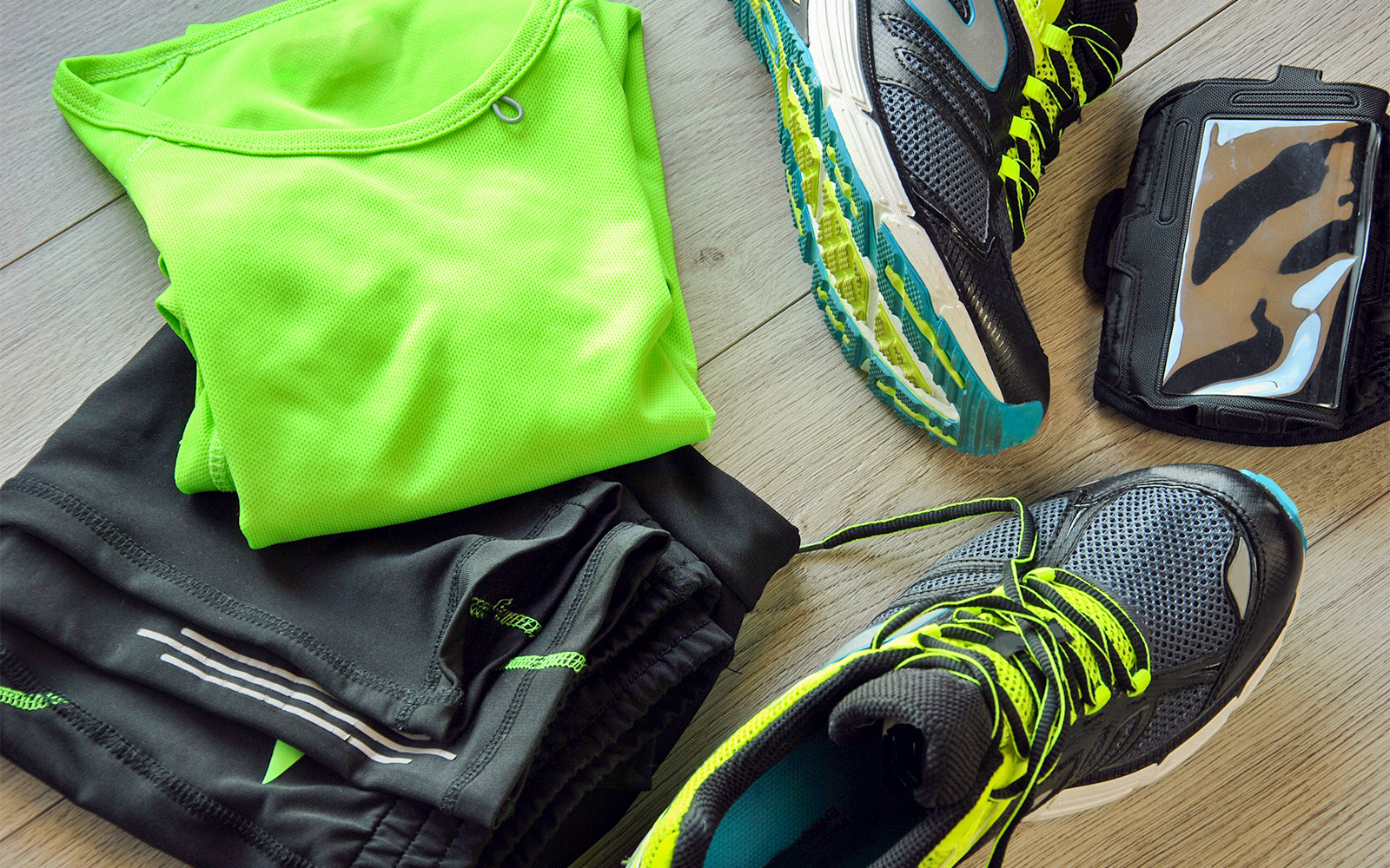 What to wear - Skydiving Dubai Palm dropzone