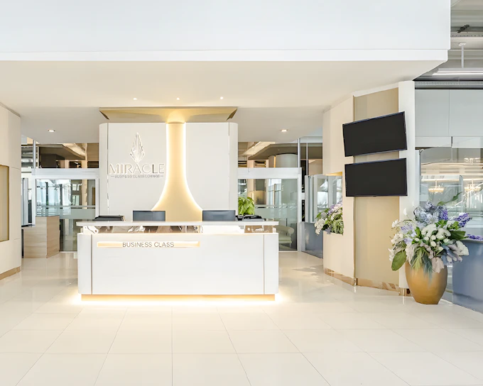 Bangkok Suvarnabhumi Airport (BKK): Miracle Lounge Access