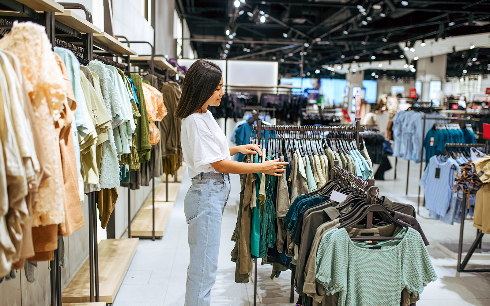 Shopping in London - TK Maxx