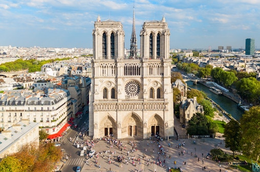 Tour guiado pelo exterior da Notre-Dame com entrada reservada