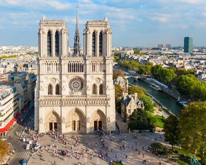 Notre-Dame Exterior Guided Tour with Free Entry